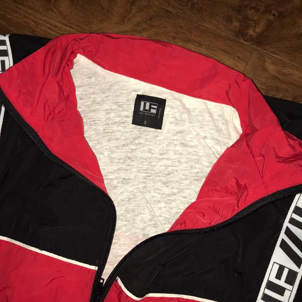 LF Windbreaker - Picture 6 of 8